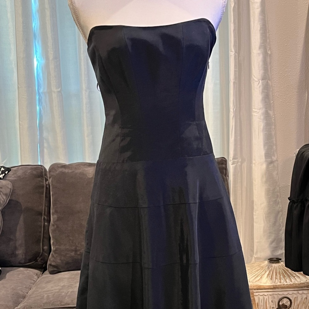 Nicole Miller Little Strapless Black Dress. Back detail is beautiful. Like new 6